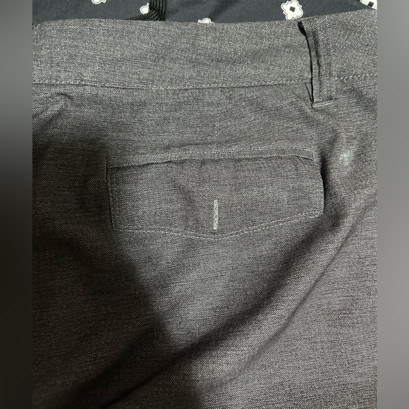 Used Men’s CSG (Champs Sports Gear) dark charcoal grey/ black shorts - size 38 - Picture 10 of 16